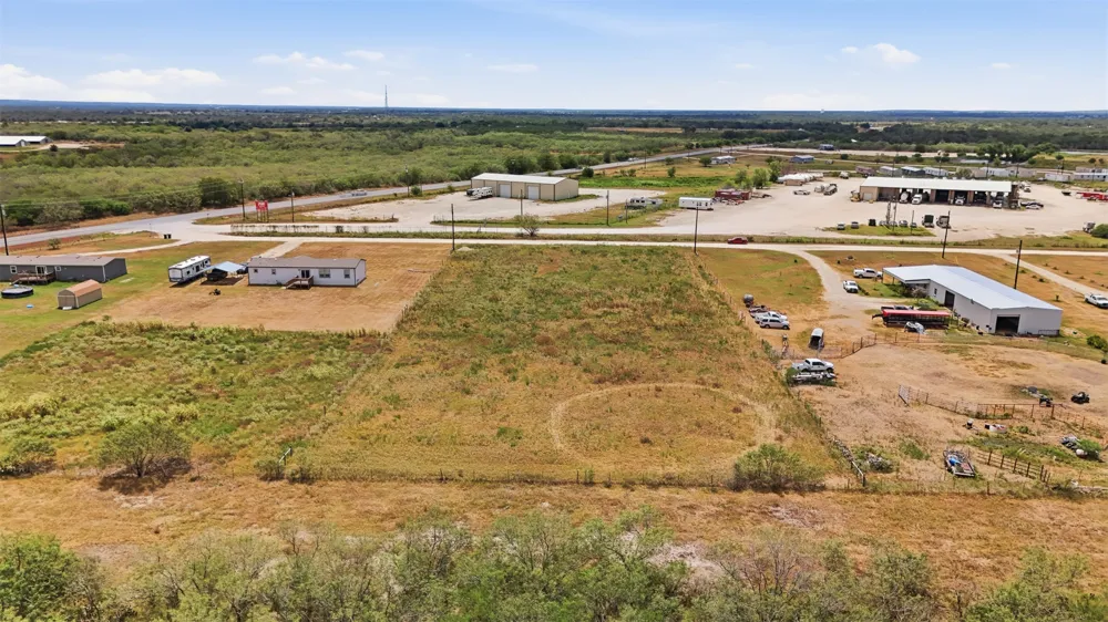 3 Private Rd 3042 Gonzales, TX 78629