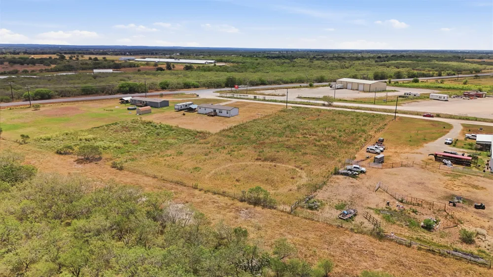 3 Private Rd 3042 Gonzales, TX 78629