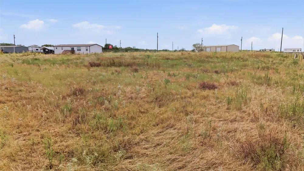 3 Private Rd 3042 Gonzales, TX 78629