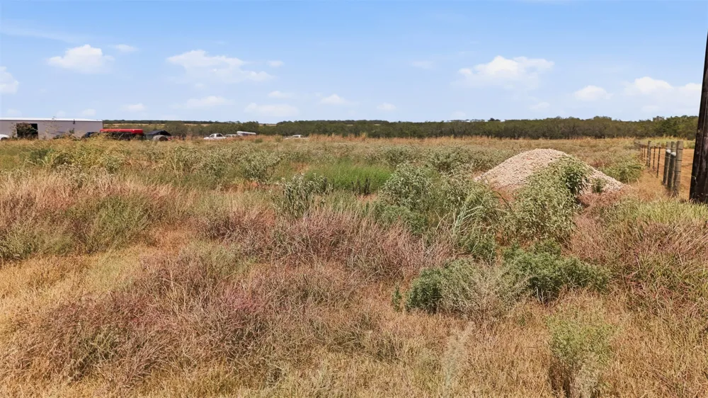 3 Private Rd 3042 Gonzales, TX 78629