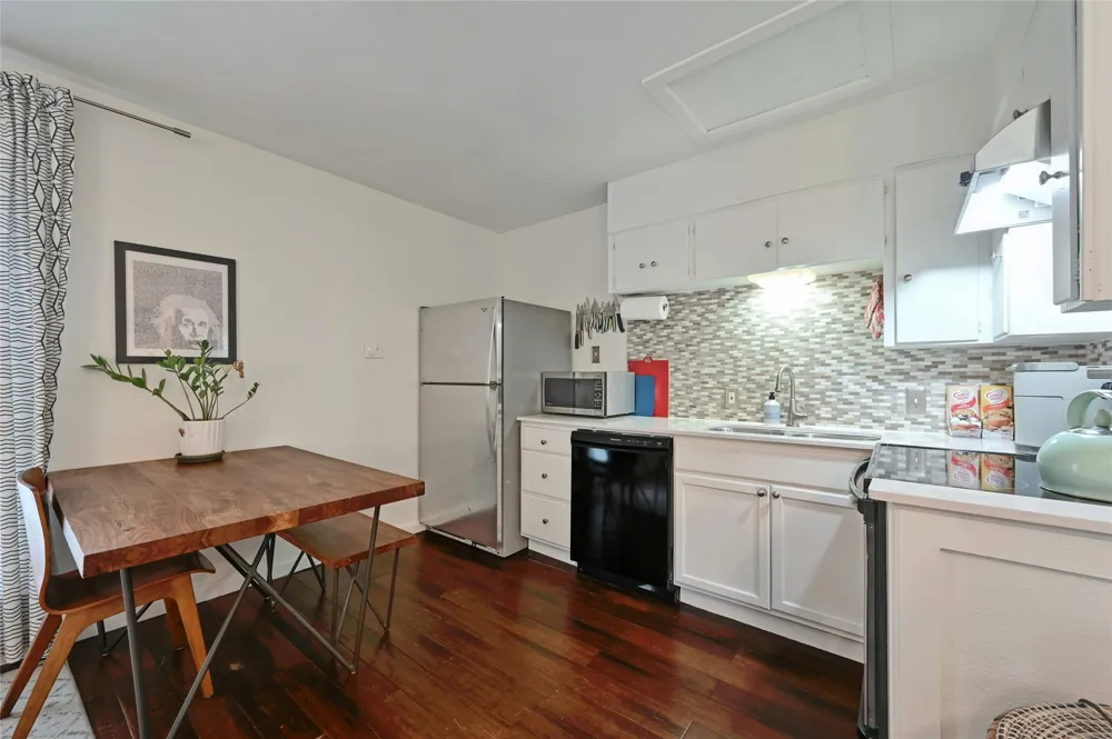 1103 Kenwood Avenue #B Austin, TX 78704