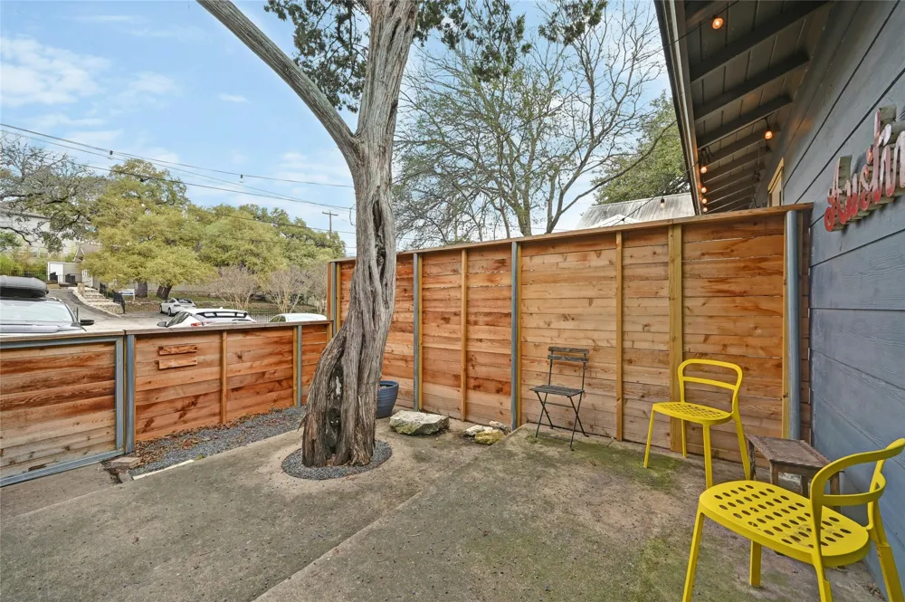 1103 Kenwood Avenue #B Austin, TX 78704