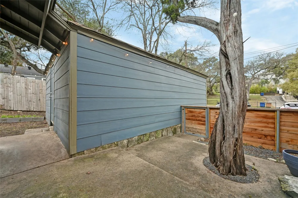 1103 Kenwood Avenue #B Austin, TX 78704