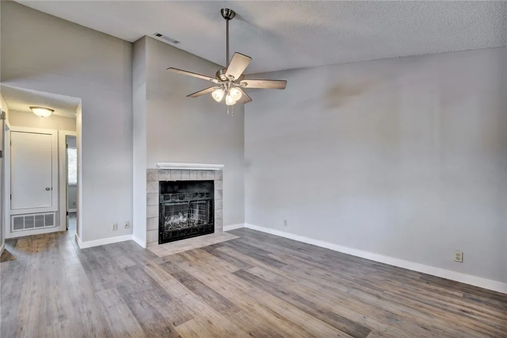 20800 Bonanza St #C Lago Vista, TX 78645