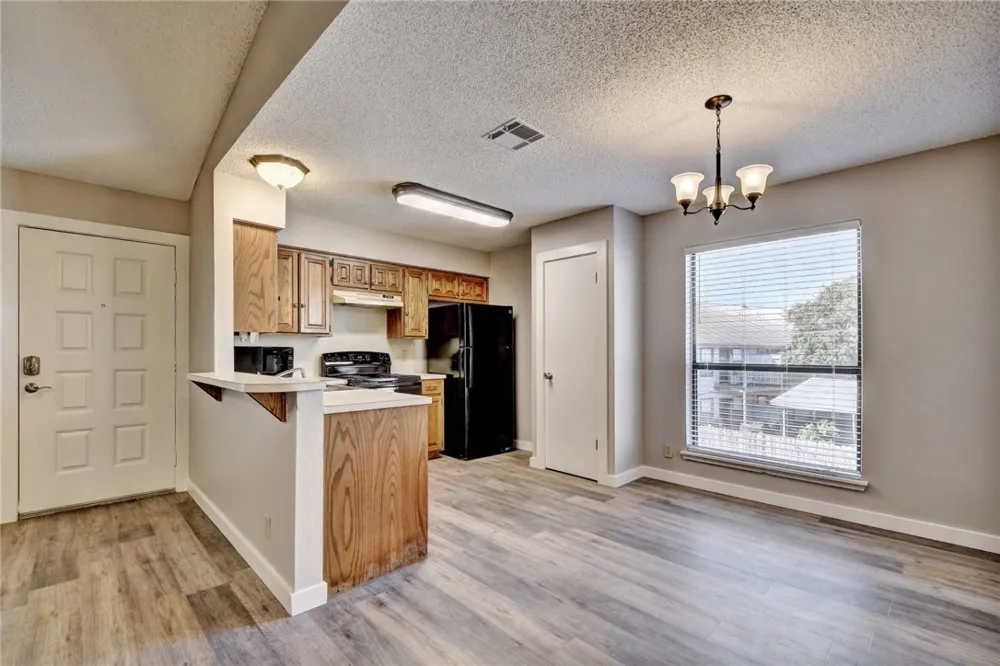 20800 Bonanza St #C Lago Vista, TX 78645