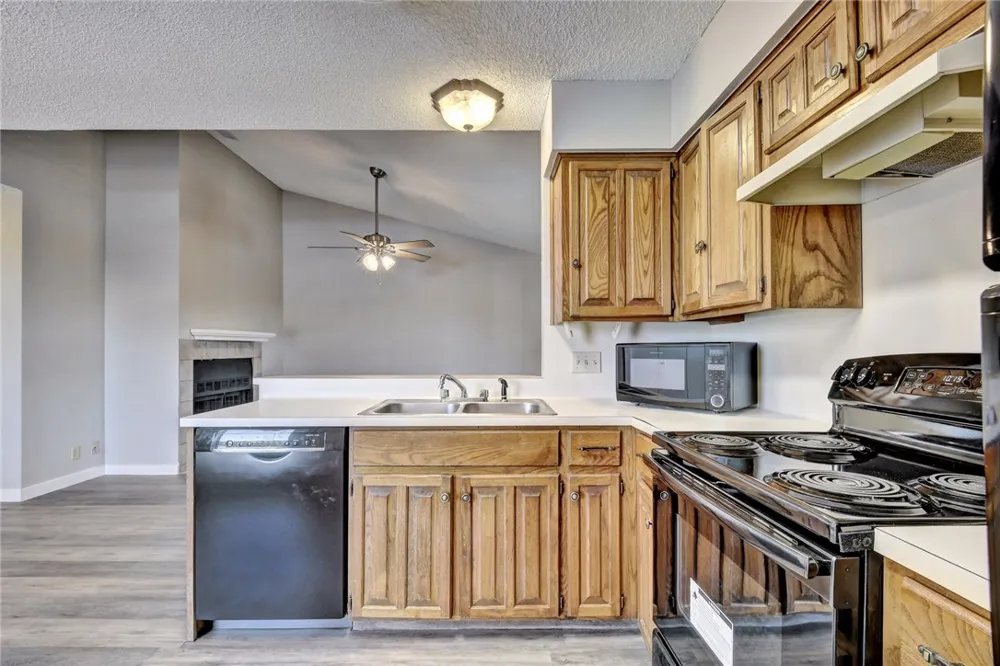 20800 Bonanza St #C Lago Vista, TX 78645