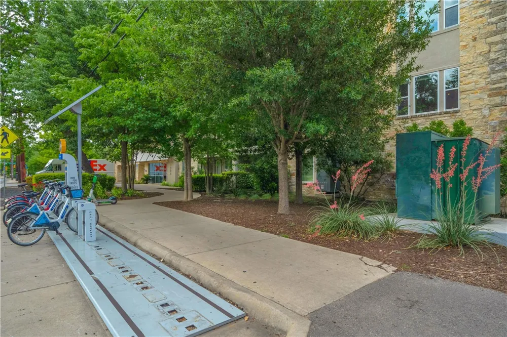 1900 Barton Springs Road #1040 Austin, TX 78704