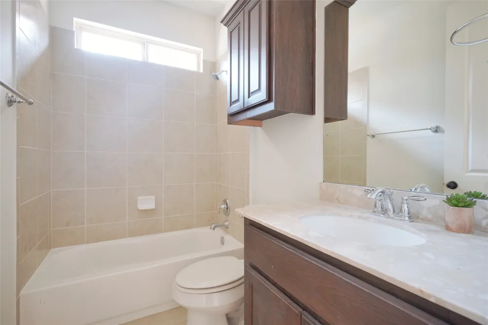 2301 Yaupon Range Drive Leander, TX 78641