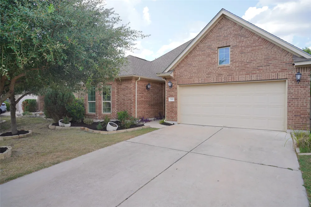 2301 Yaupon Range Drive Leander, TX 78641