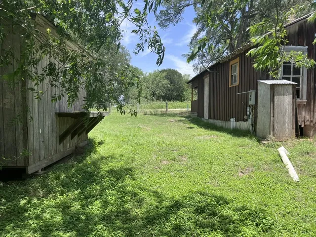 344 Bateman Road Red Rock, TX 78662
