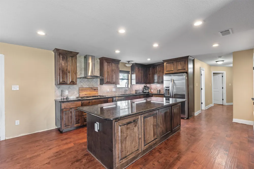 451 County Road 416 Taylor, TX 76574
