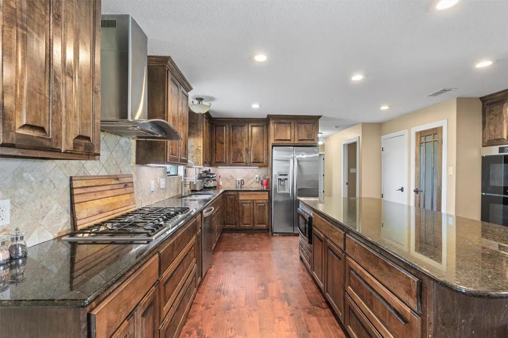 451 County Road 416 Taylor, TX 76574