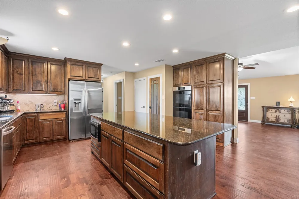 451 County Road 416 Taylor, TX 76574