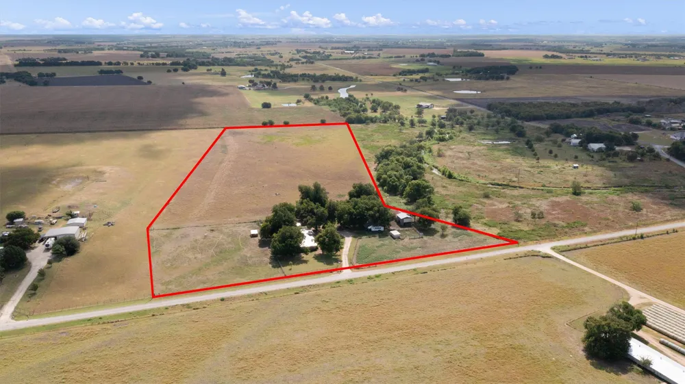 451 County Road 416 Taylor, TX 76574
