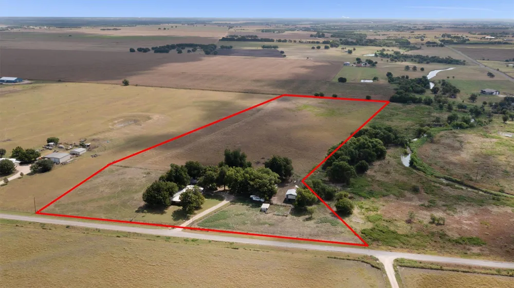 451 County Road 416 Taylor, TX 76574