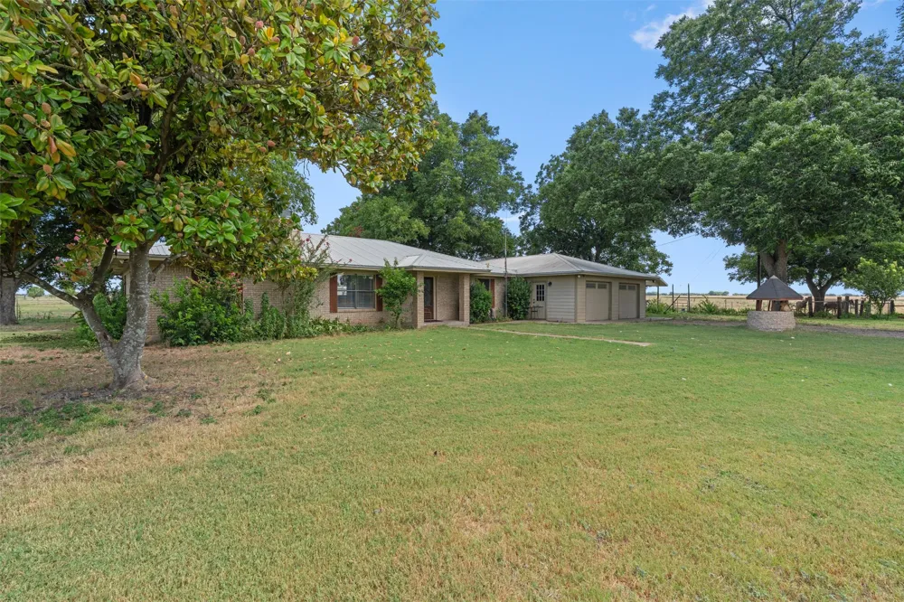 451 County Road 416 Taylor, TX 76574