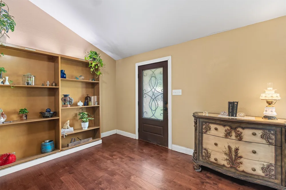 451 County Road 416 Taylor, TX 76574