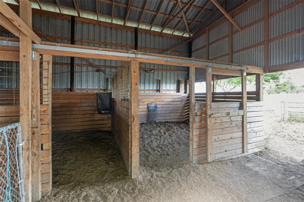 451 County Road 416 Taylor, TX 76574