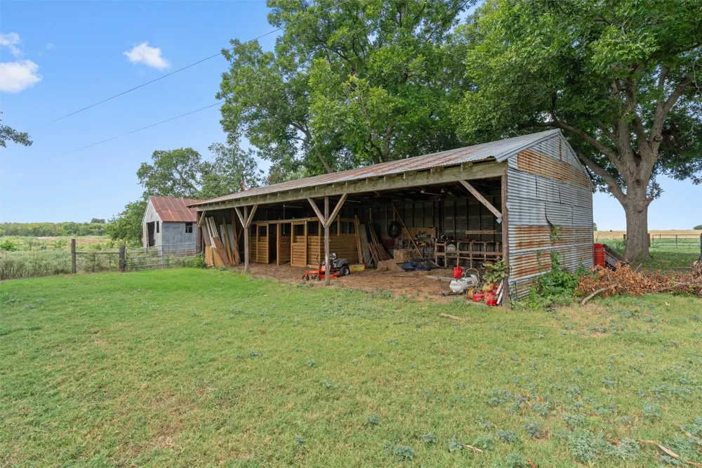451 County Road 416 Taylor, TX 76574