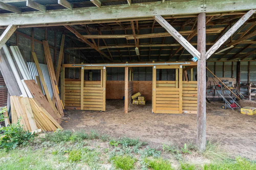 451 County Road 416 Taylor, TX 76574