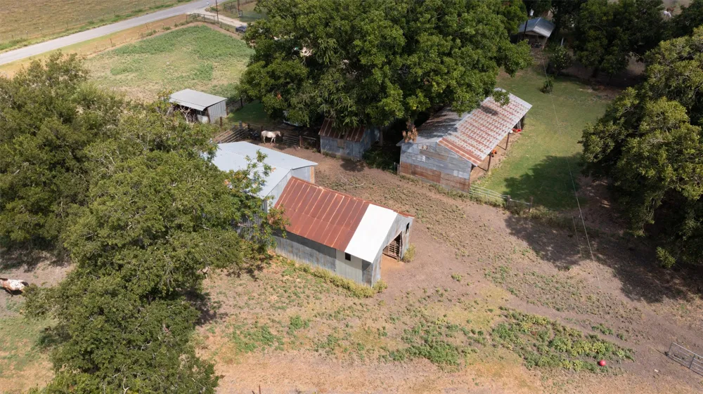 451 County Road 416 Taylor, TX 76574