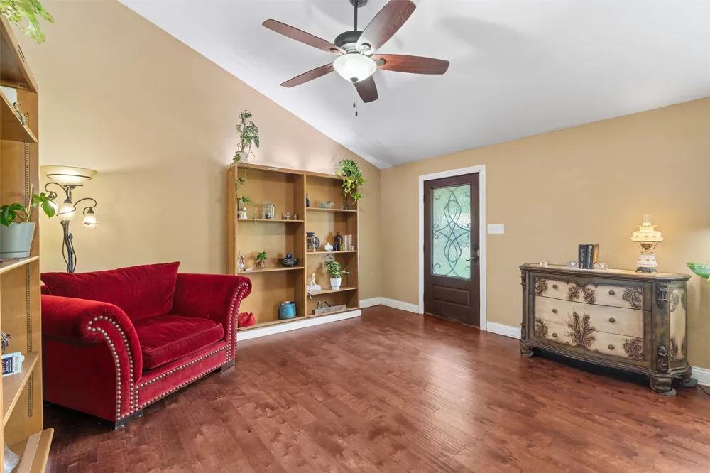 451 County Road 416 Taylor, TX 76574