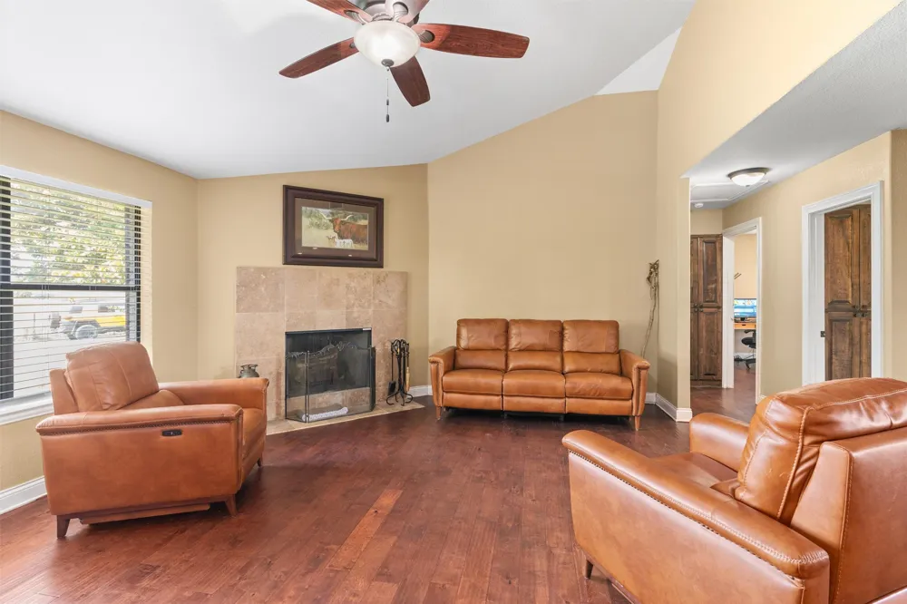 451 County Road 416 Taylor, TX 76574