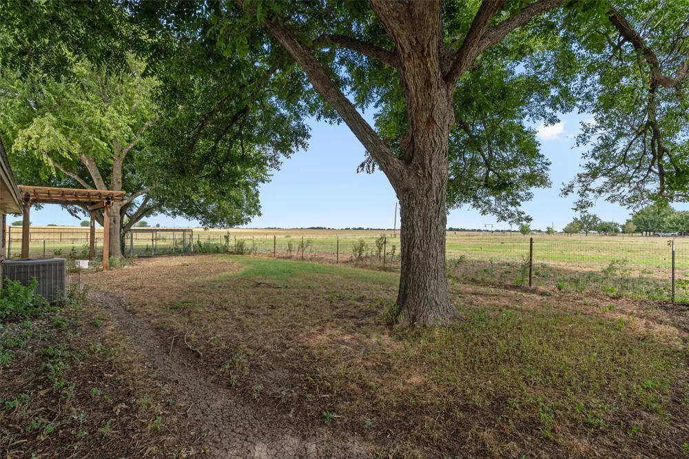 451 County Road 416 Taylor, TX 76574