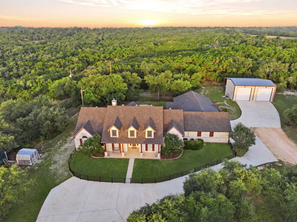 271 ROLLIN N RANCH RD ROAD Blanco, TX 78606