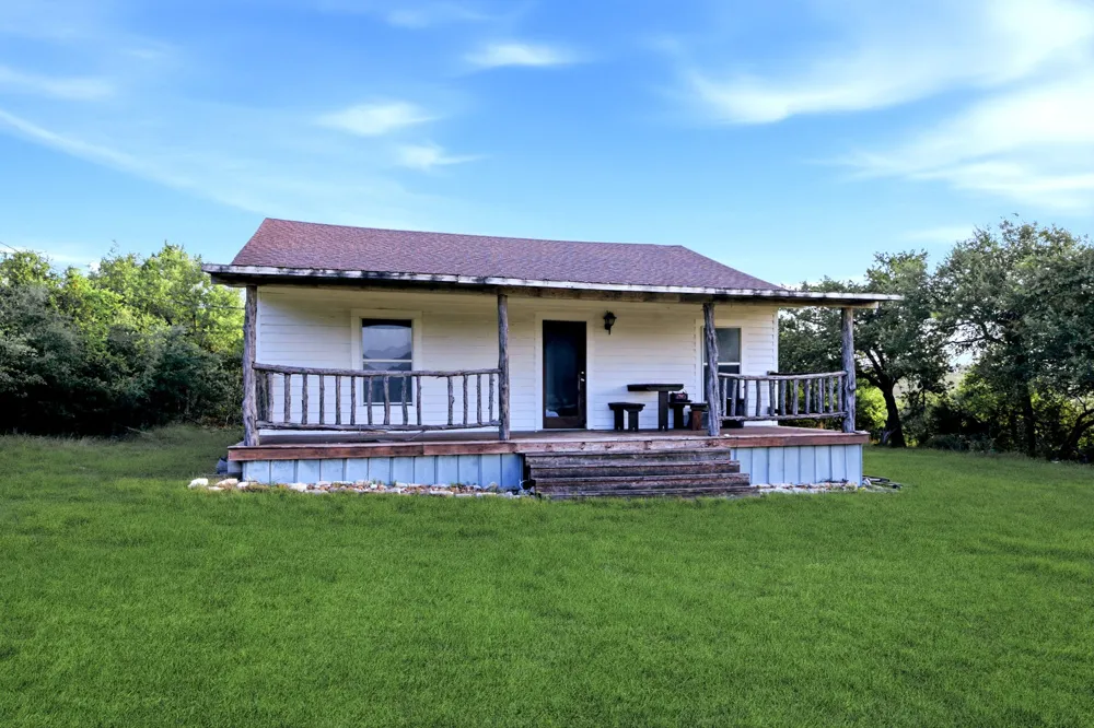271 ROLLIN N RANCH RD ROAD Blanco, TX 78606
