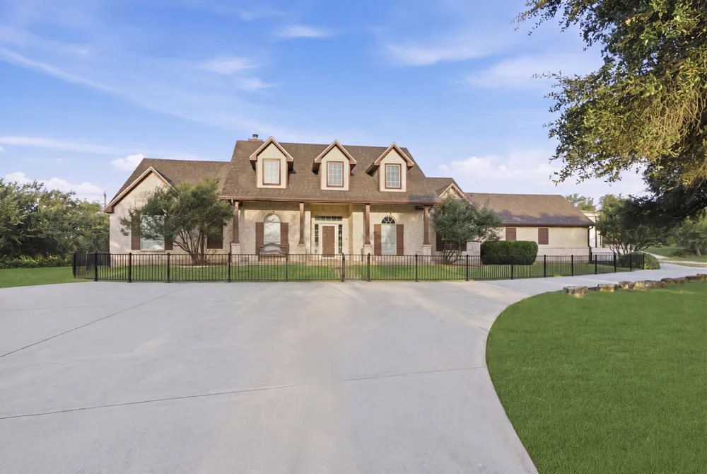 271 ROLLIN N RANCH RD ROAD Blanco, TX 78606