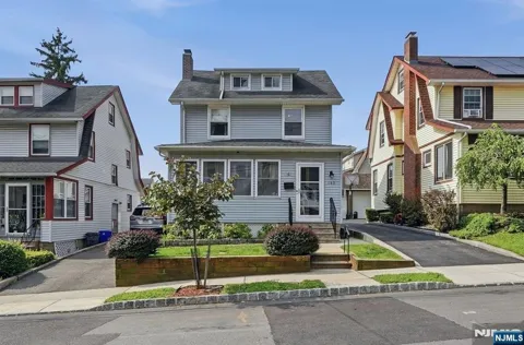 162 Maple Street