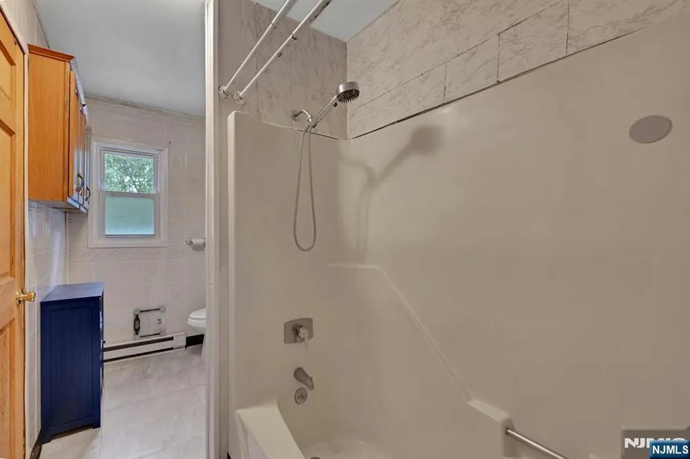 16 Essex Road Sussex, NJ 07461