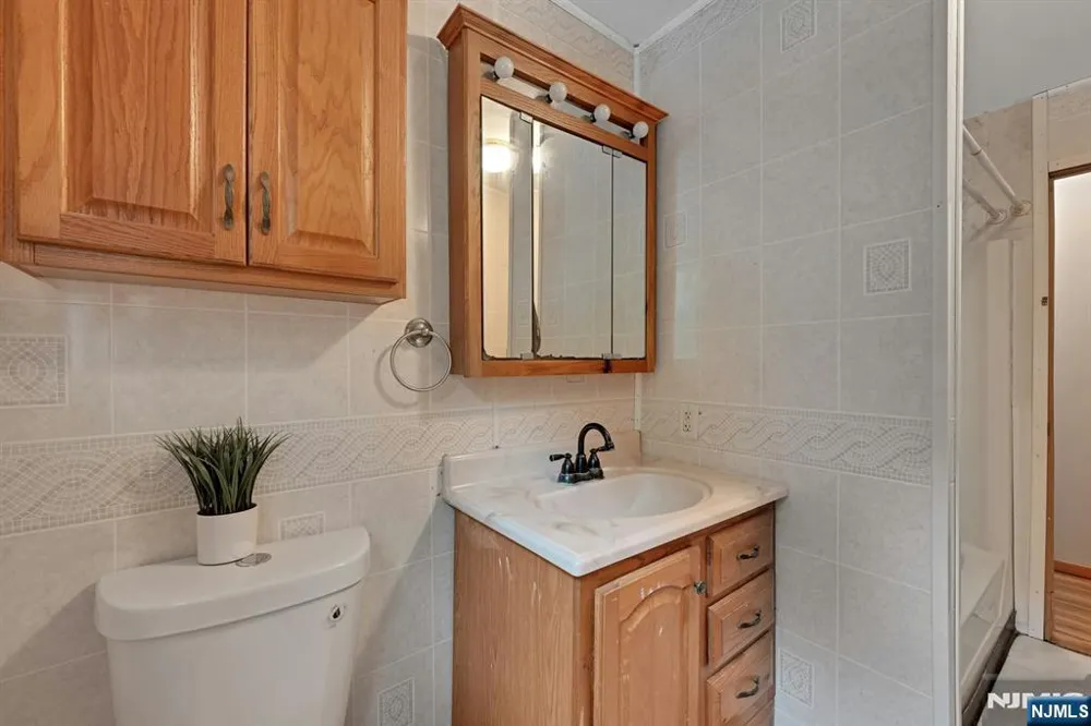 16 Essex Road Sussex, NJ 07461