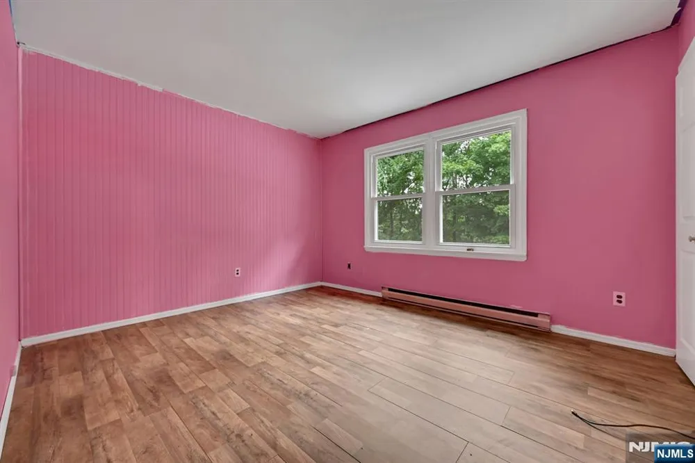 16 Essex Road Sussex, NJ 07461