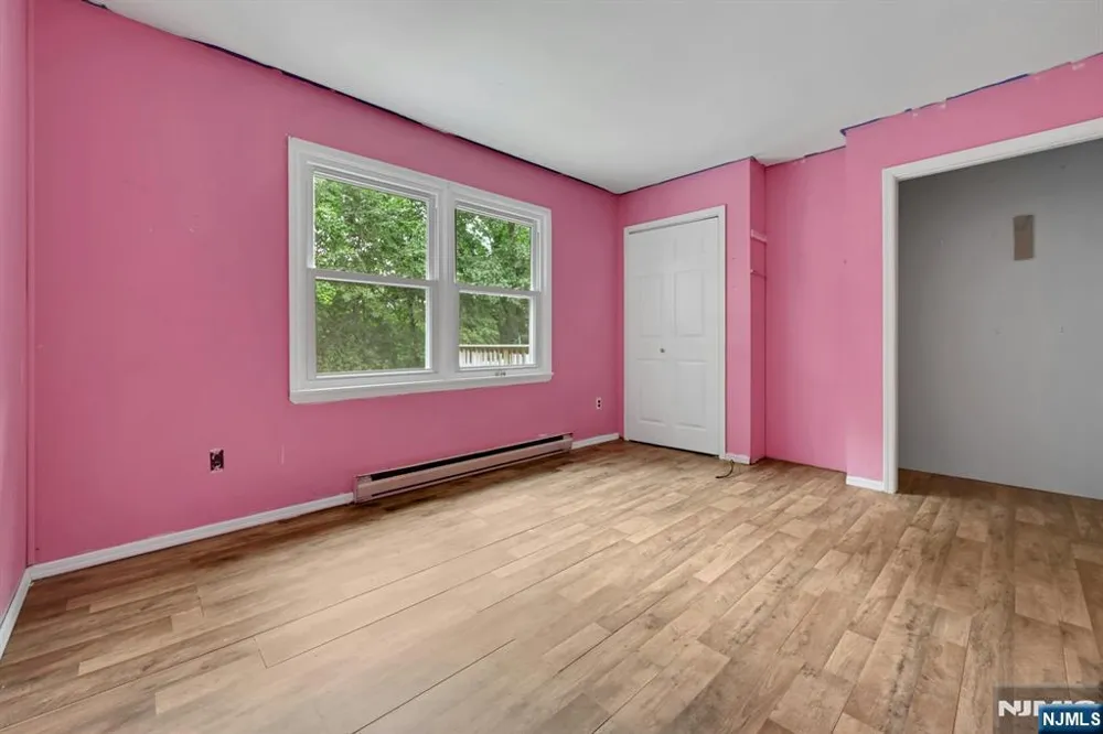 16 Essex Road Sussex, NJ 07461