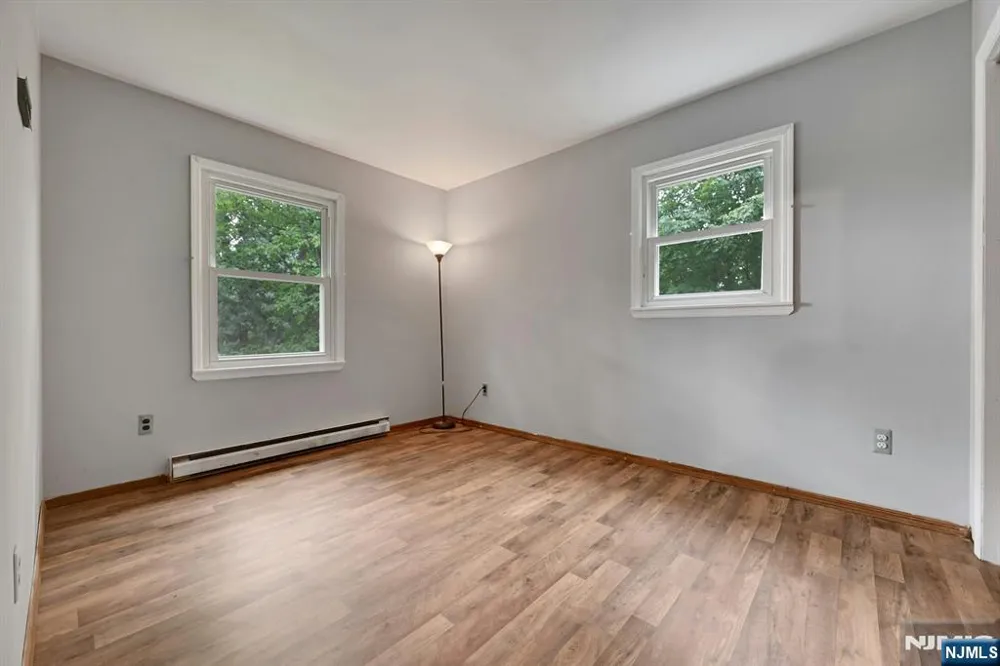16 Essex Road Sussex, NJ 07461