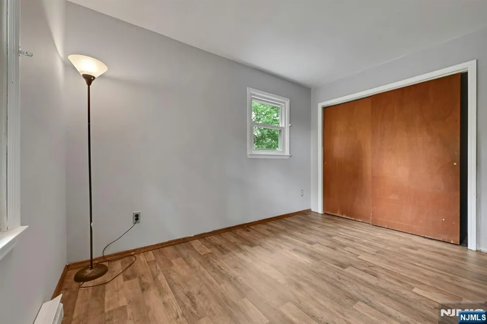 16 Essex Road Sussex, NJ 07461