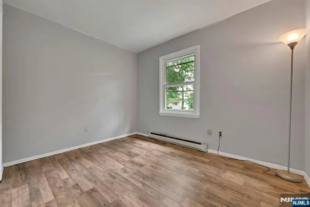 16 Essex Road Sussex, NJ 07461