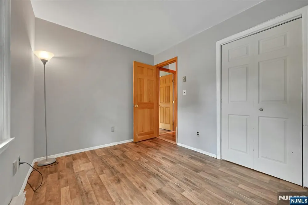 16 Essex Road Sussex, NJ 07461