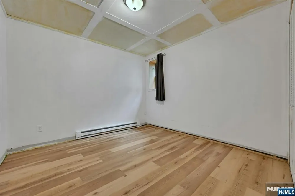 16 Essex Road Sussex, NJ 07461