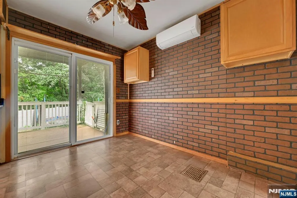 16 Essex Road Sussex, NJ 07461