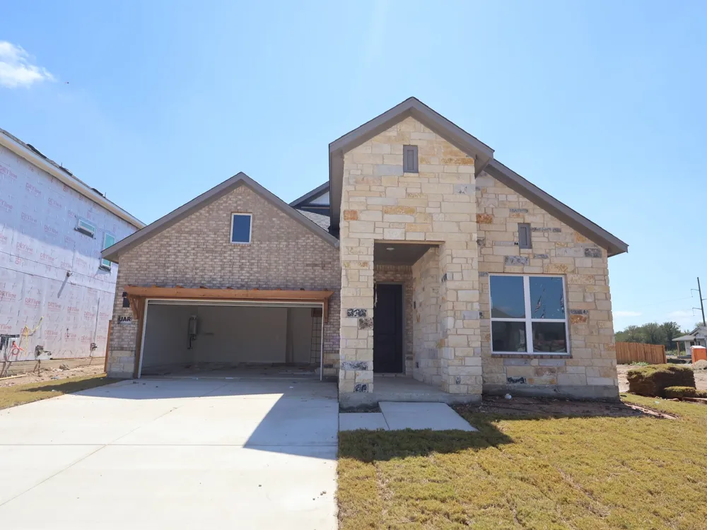 124 Leland Avenue Buda, TX 78610