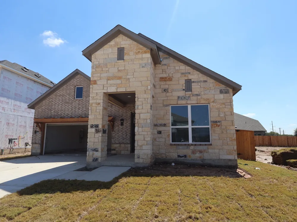 124 Leland Avenue Buda, TX 78610