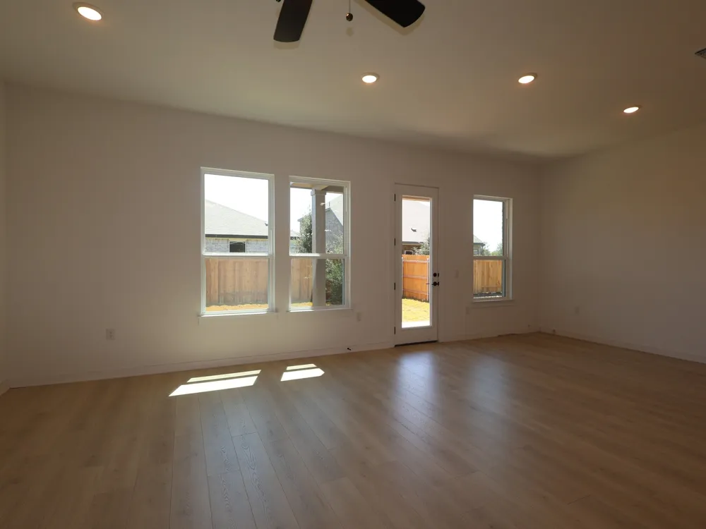 124 Leland Avenue Buda, TX 78610