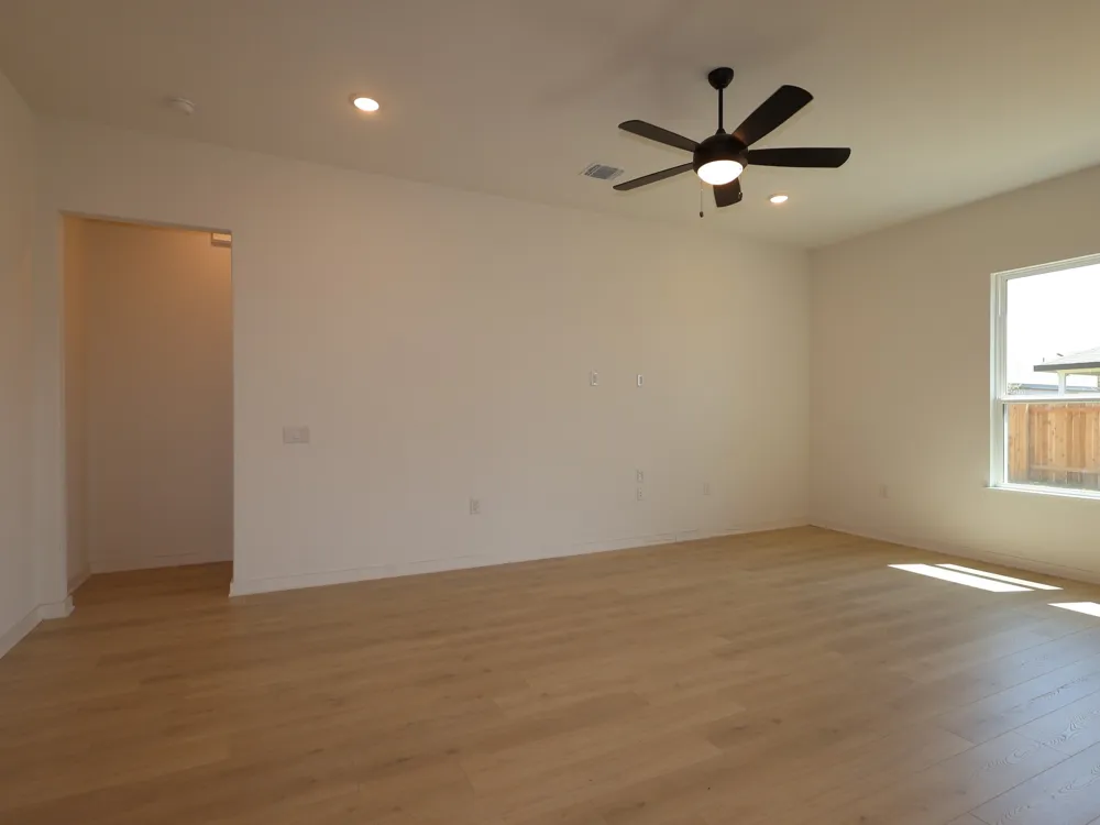 124 Leland Avenue Buda, TX 78610