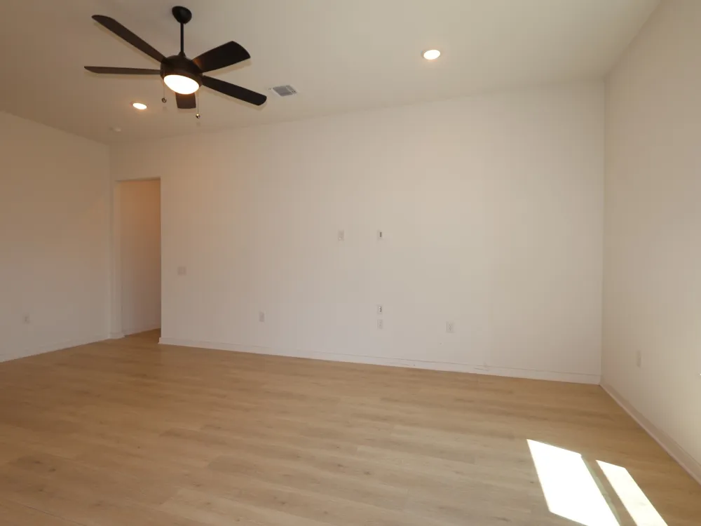 124 Leland Avenue Buda, TX 78610