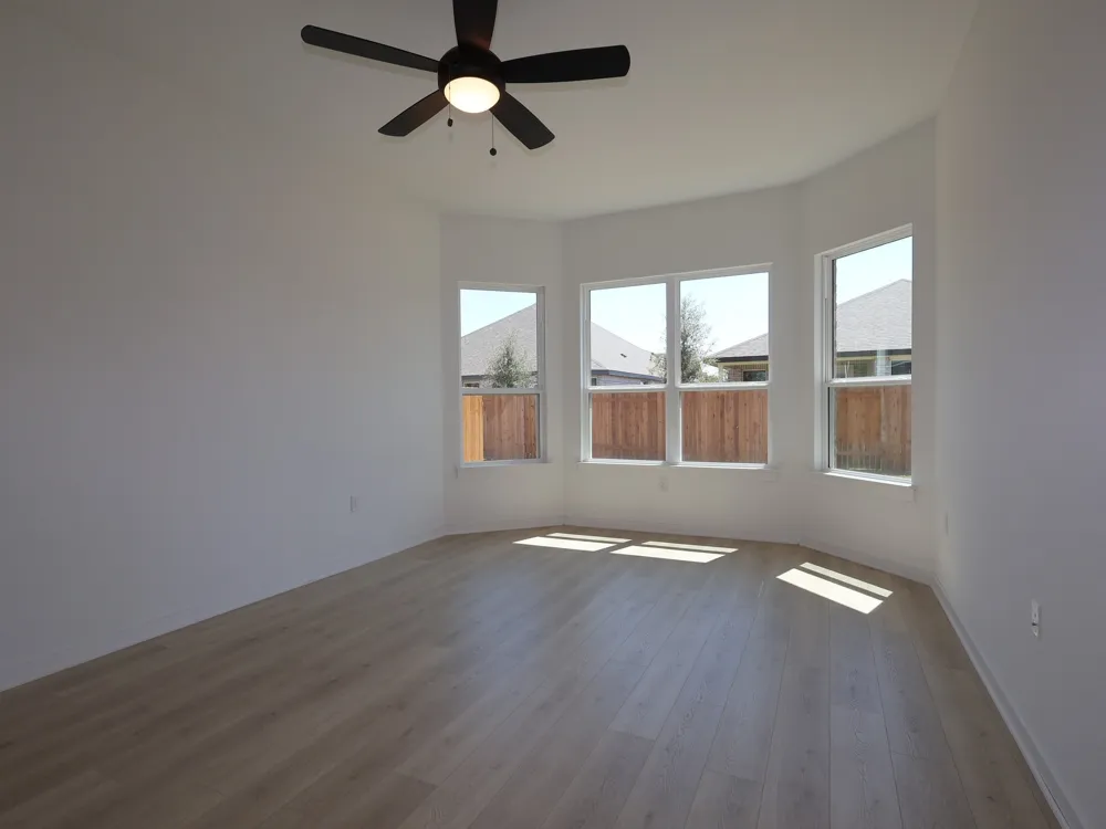 124 Leland Avenue Buda, TX 78610