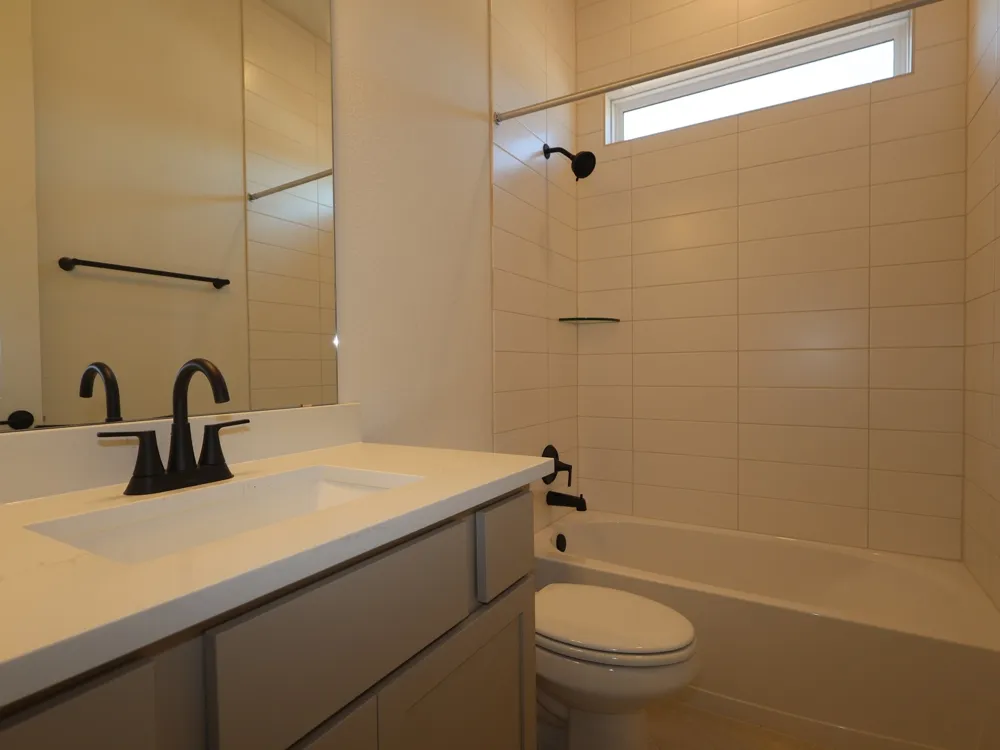 124 Leland Avenue Buda, TX 78610
