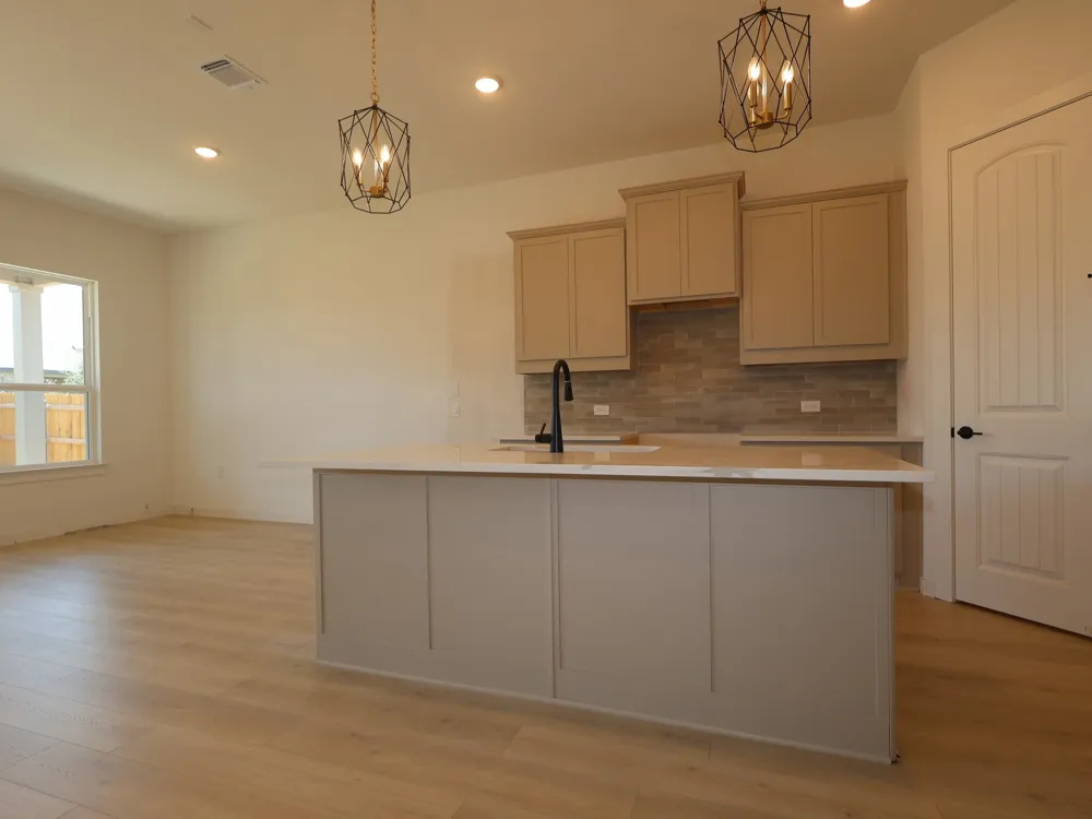 124 Leland Avenue Buda, TX 78610